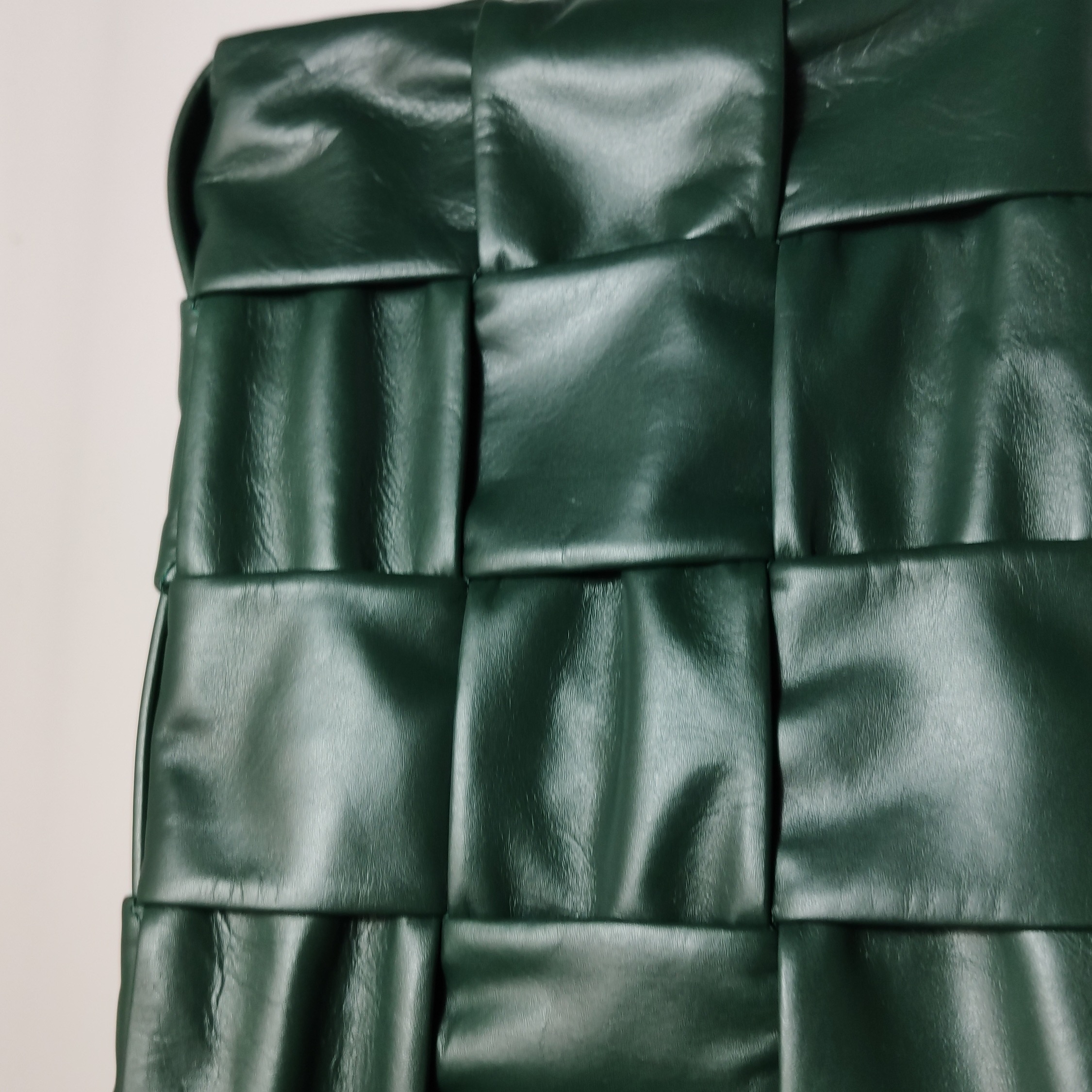 Bottega Veneta Cassette Crossbody Bag Maxi Intrecciato Leather — photo 9 of 10