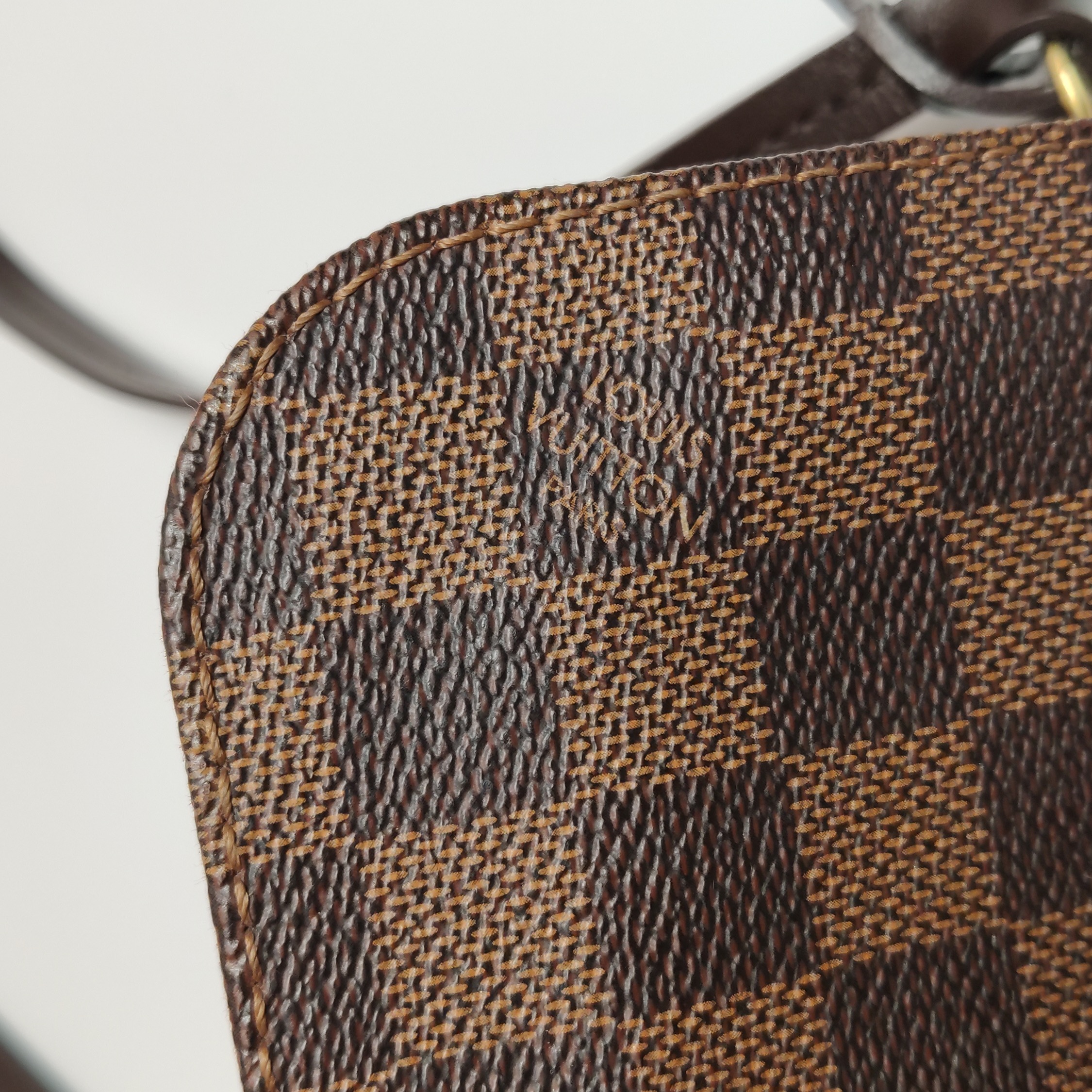 Louis Vuitton(LV) Favorite Handbag Damier Small — photo 15 of 18