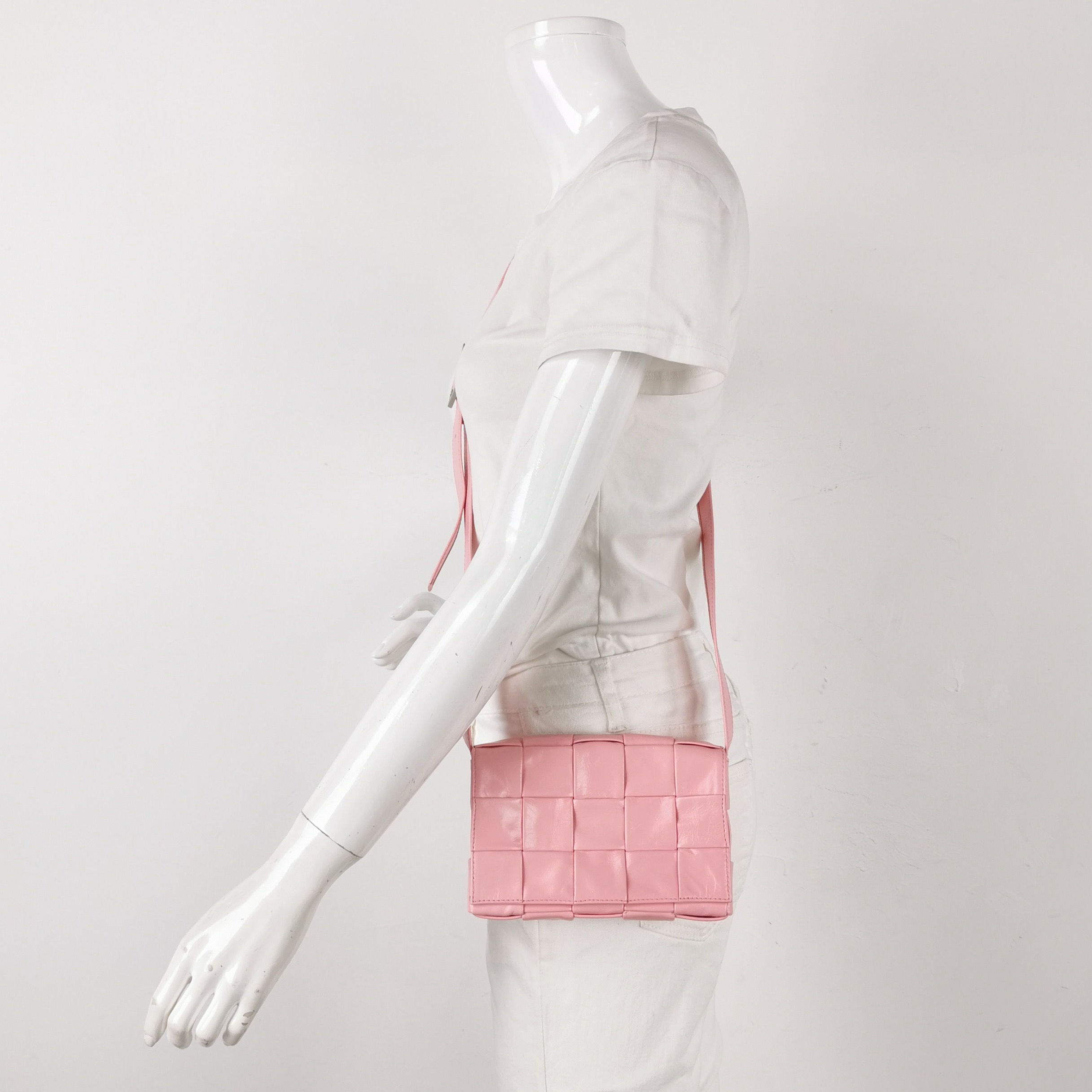 Bottega Veneta Cassette Crossbody Bag Maxi Intrecciato Leather Small — alternate view