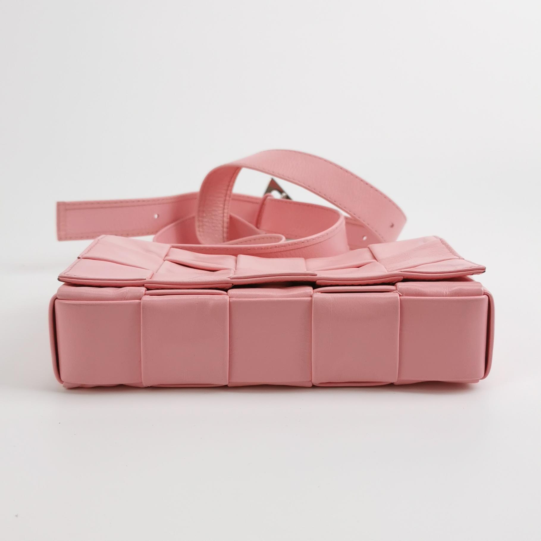 Bottega Veneta Cassette Crossbody Bag Maxi Intrecciato Leather Small — photo 6 of 16