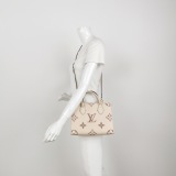 Louis Vuitton(LV) OnTheGo Tote Bicolor Monogram Empreinte Giant PM — thumbnail 2