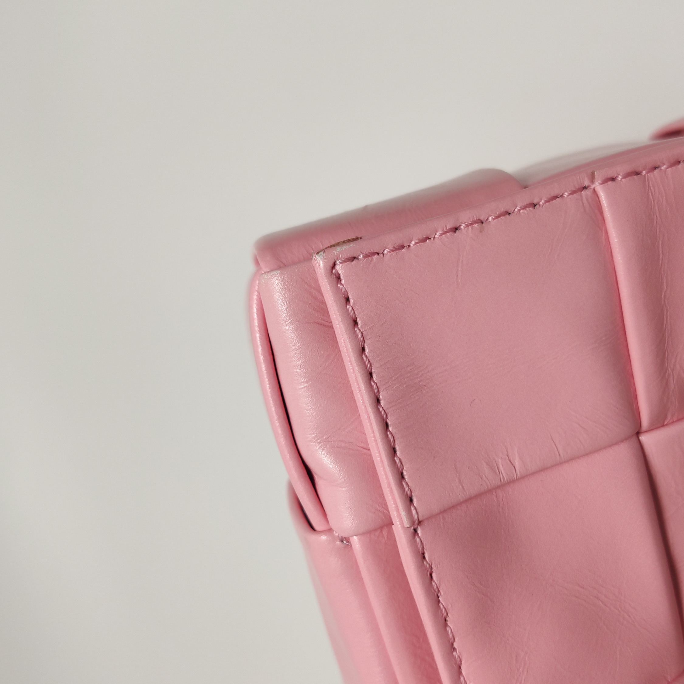 Bottega Veneta Cassette Crossbody Bag Maxi Intrecciato Leather Small — photo 14 of 16