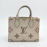 Louis Vuitton(LV) OnTheGo Tote Bicolor Monogram Empreinte Giant PM — thumbnail 3