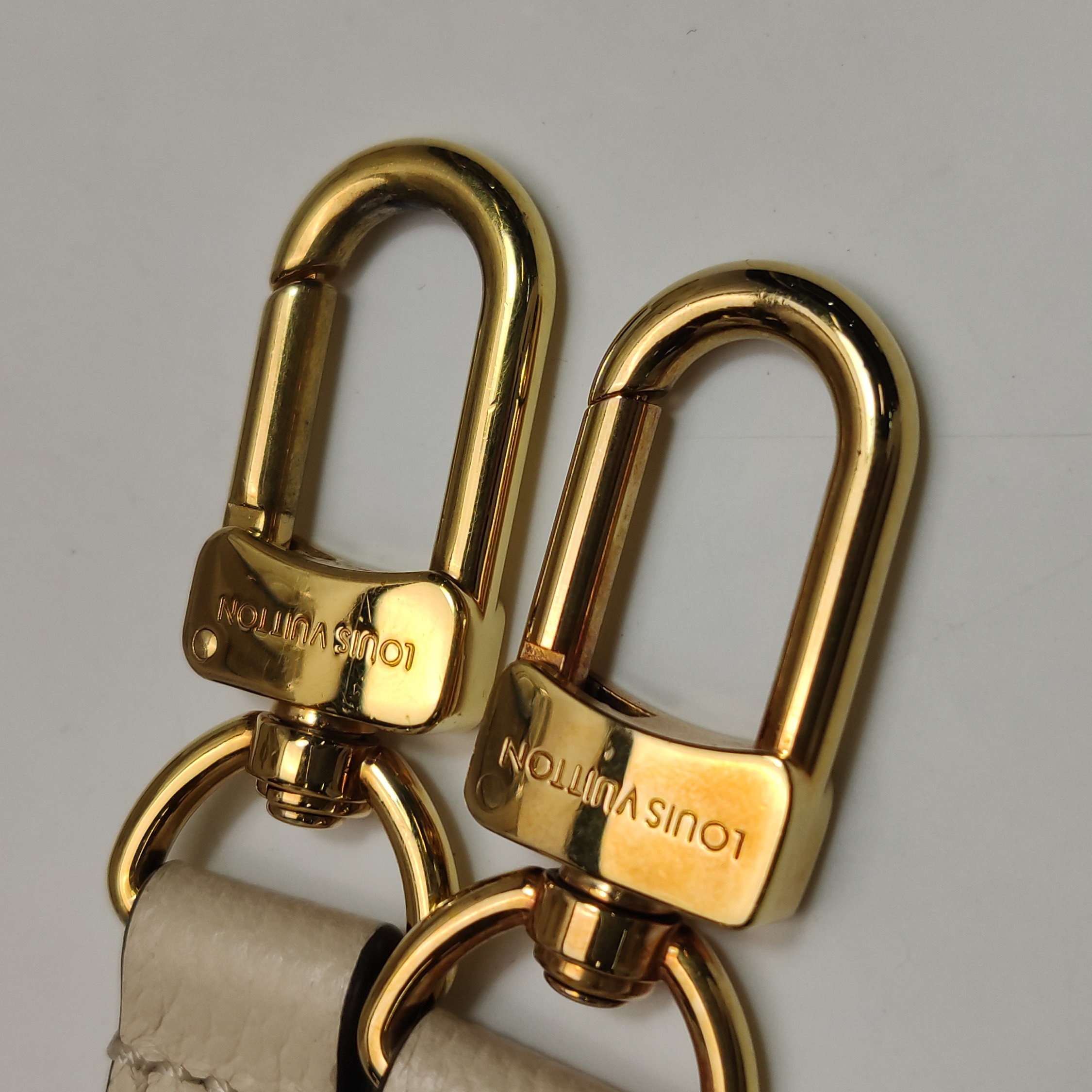Louis Vuitton(LV) OnTheGo Tote Bicolor Monogram Empreinte Giant PM — photo 11 of 17