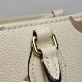Louis Vuitton(LV) OnTheGo Tote Bicolor Monogram Empreinte Giant PM — thumbnail 13