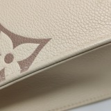 Louis Vuitton(LV) OnTheGo Tote Bicolor Monogram Empreinte Giant PM — thumbnail 15