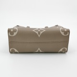 Louis Vuitton(LV) OnTheGo Tote Bicolor Monogram Empreinte Giant PM — thumbnail 6