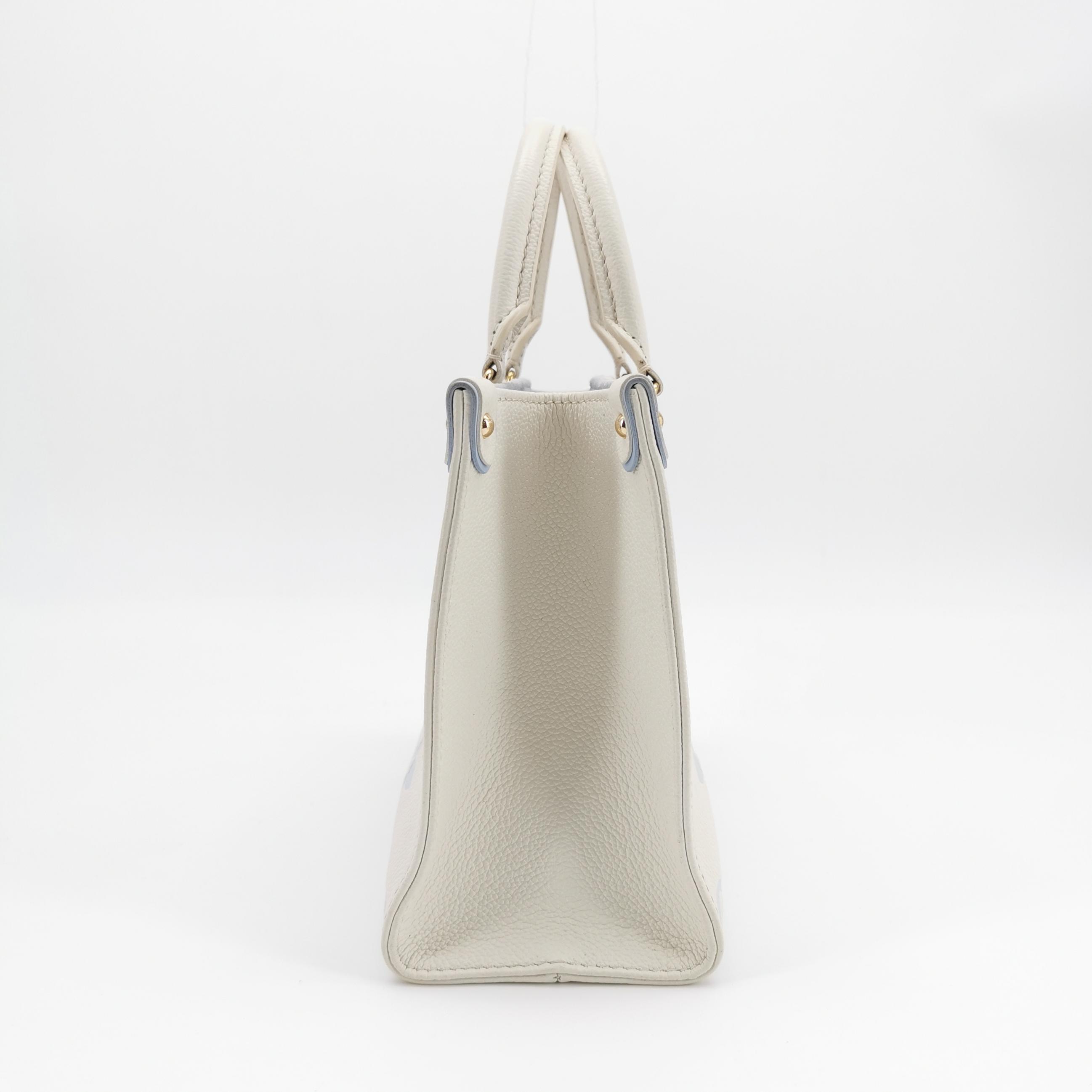 Louis Vuitton(LV) OnTheGo Tote Bicolor Monogram Empreinte Giant PM — photo 4 of 16