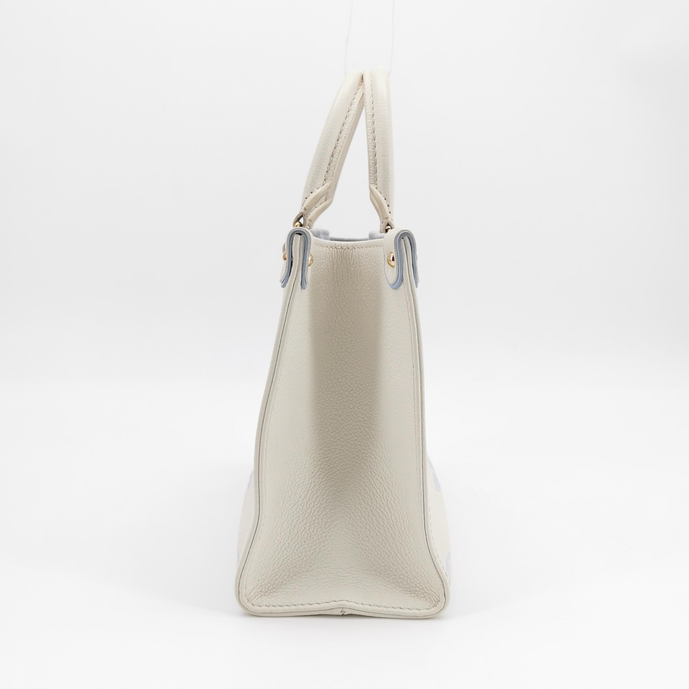 Louis Vuitton(LV) OnTheGo Tote Bicolor Monogram Empreinte Giant PM — photo 5 of 16