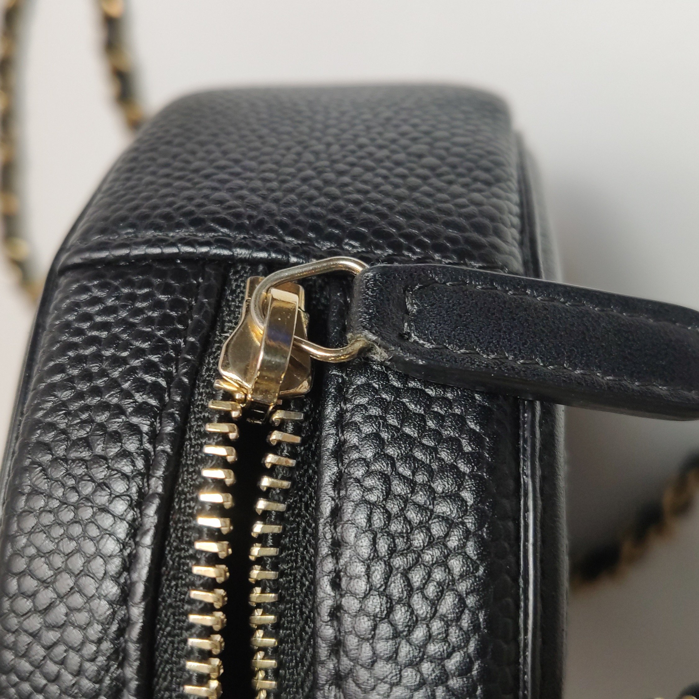 Chanel Filigree Round Clutch with Chain Quilted Caviar Mini — photo 10 of 15