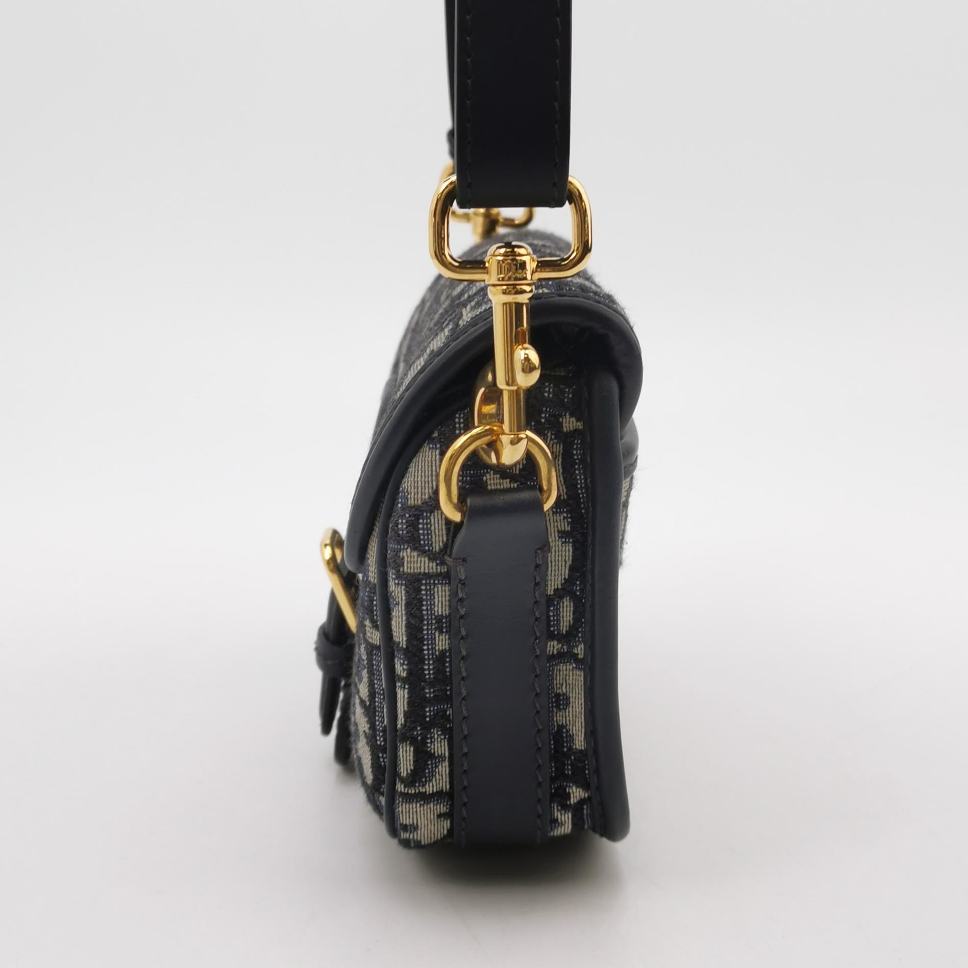 Christian Dior Bobby Flap Bag Oblique Canvas Small — photo 3 of 16