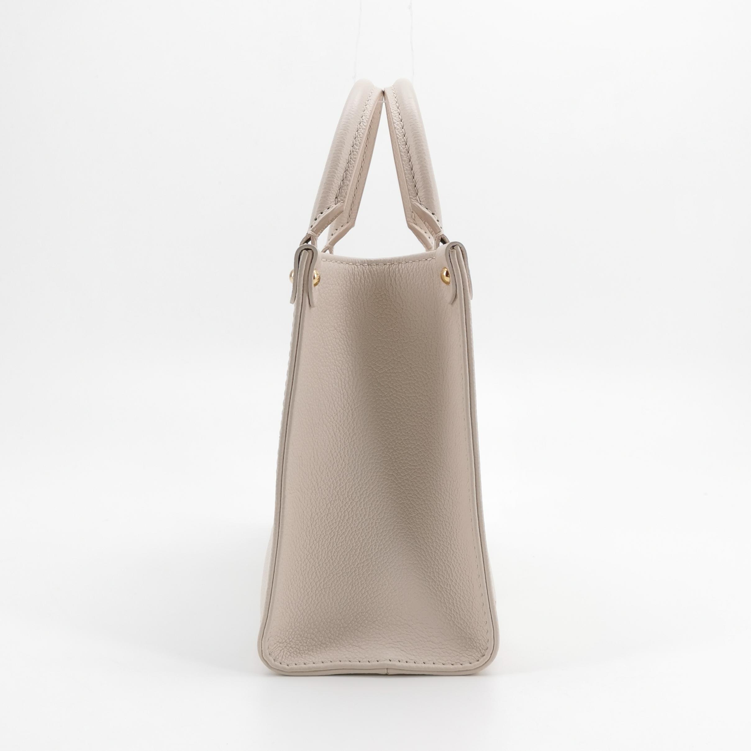 Louis Vuitton(LV) OnTheGo Tote By The Pool Monogram Empreinte Giant PM — photo 4 of 16
