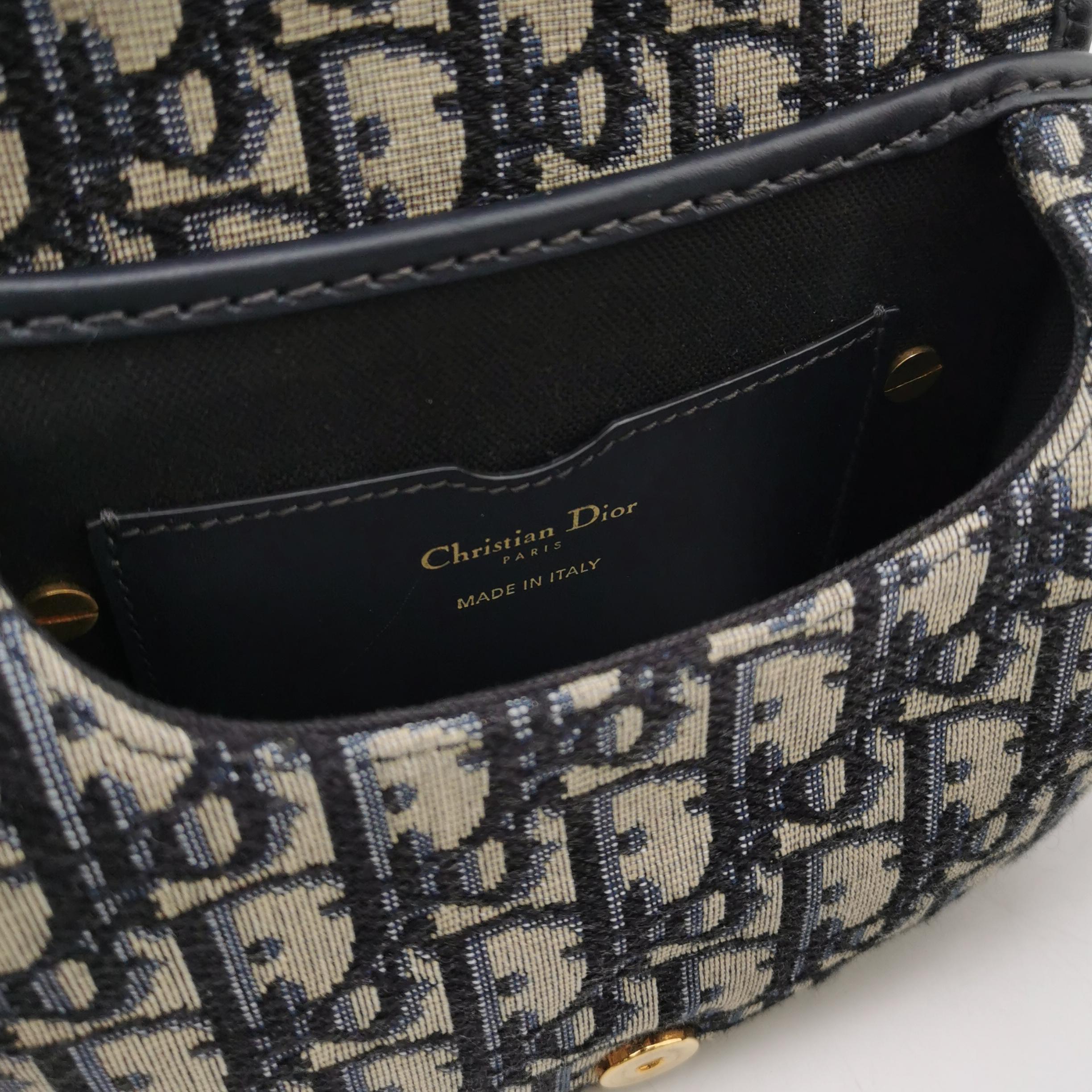 Christian Dior Bobby Flap Bag Oblique Canvas Small — photo 8 of 16
