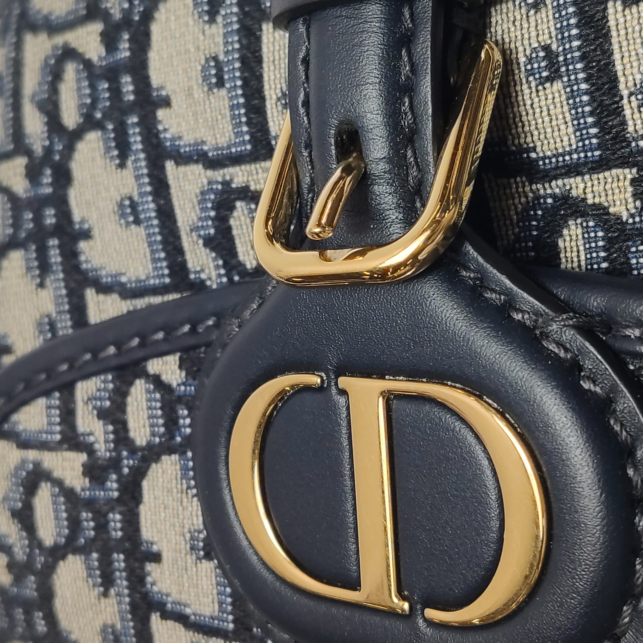Christian Dior Bobby Flap Bag Oblique Canvas Small — photo 13 of 16