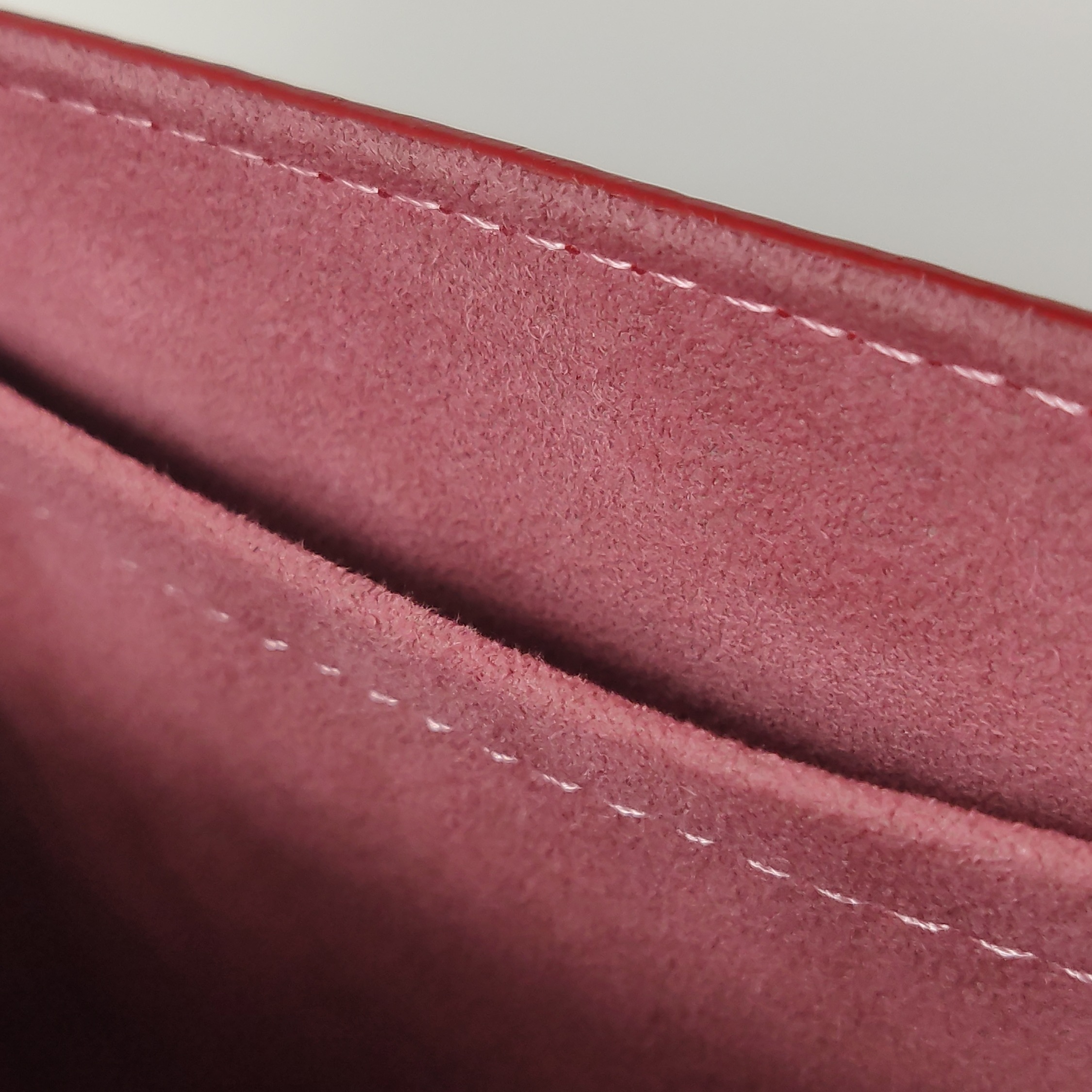 Louis Vuitton(LV) Twist Handbag Epi Leather MM — photo 9 of 14