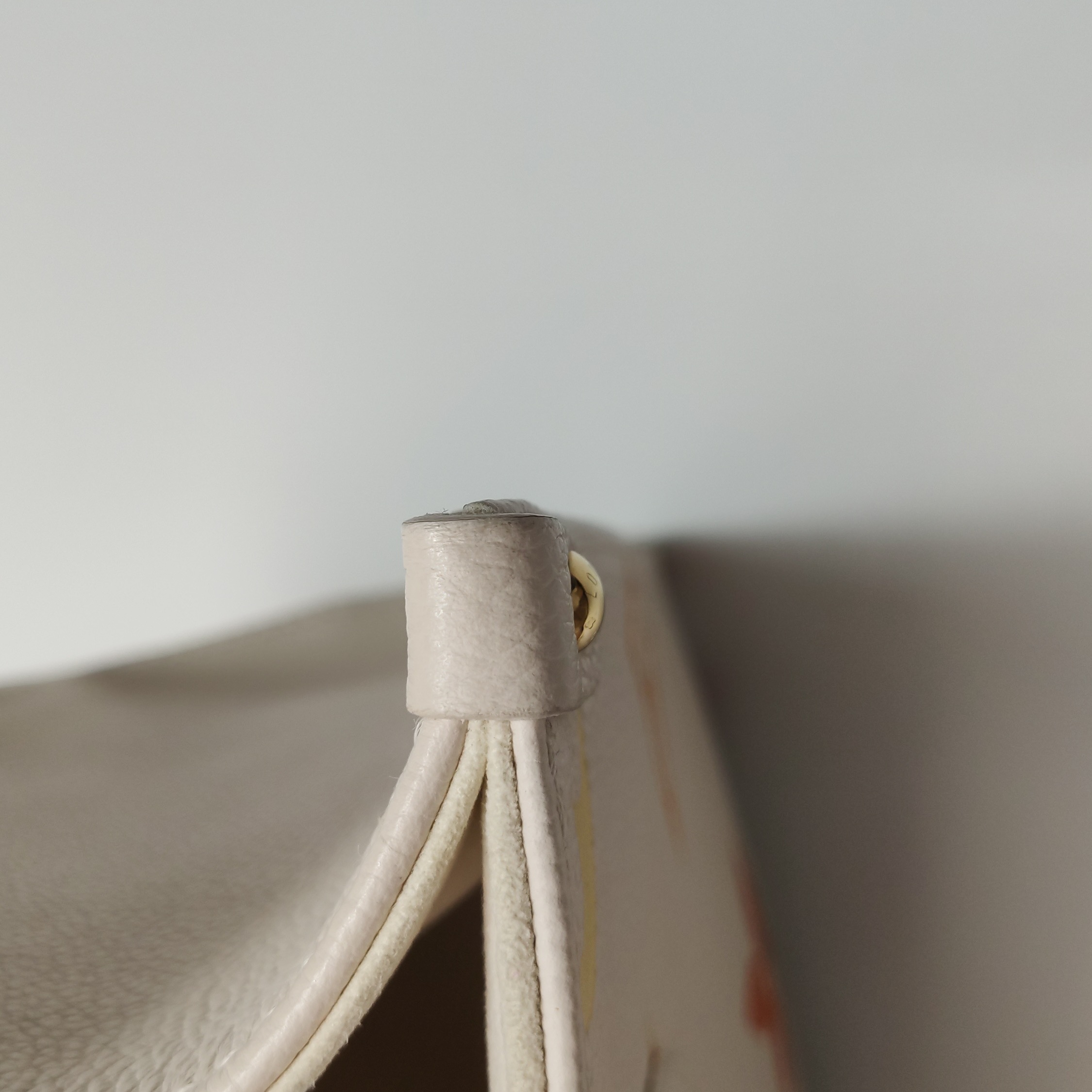 Louis Vuitton(LV) OnTheGo Tote By The Pool Monogram Empreinte Giant PM — photo 14 of 16