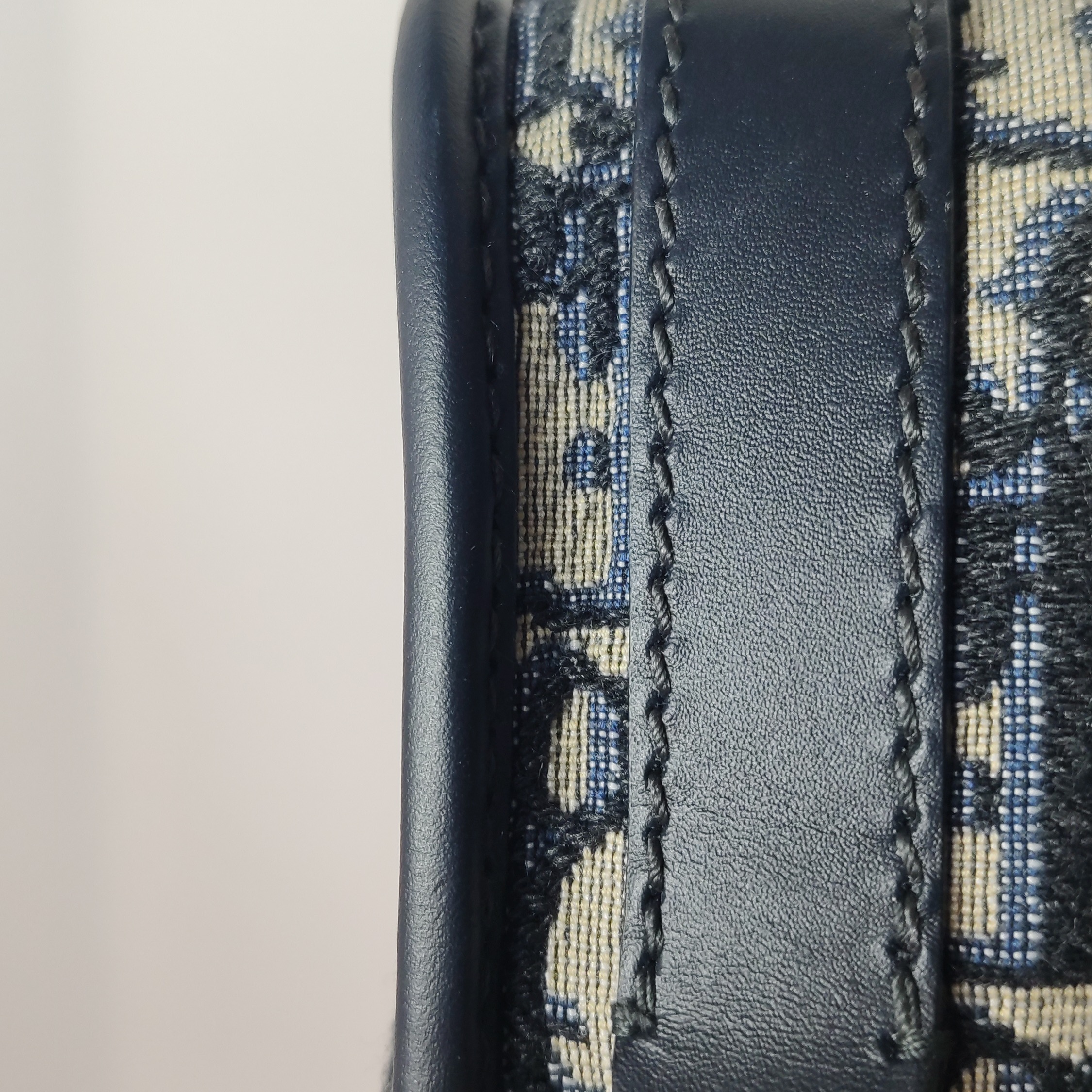 Christian Dior Bobby Flap Bag Oblique Canvas Small — photo 11 of 16