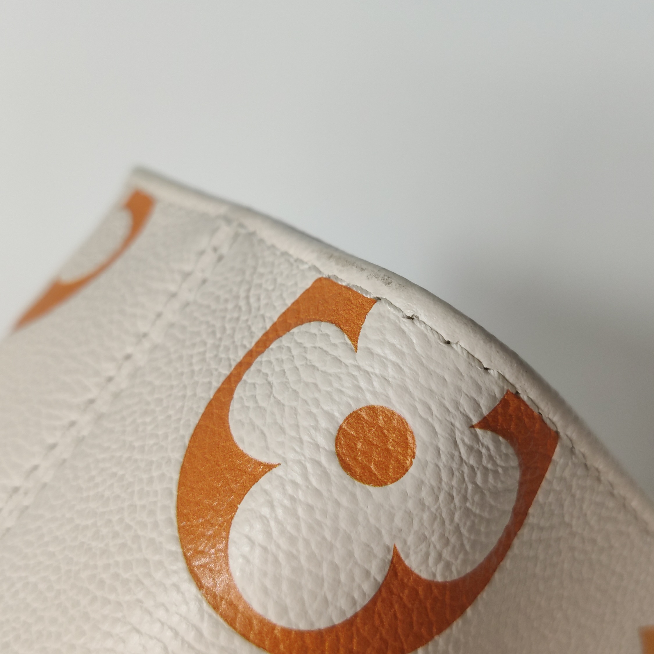 Louis Vuitton(LV) OnTheGo Tote By The Pool Monogram Empreinte Giant PM — photo 16 of 16