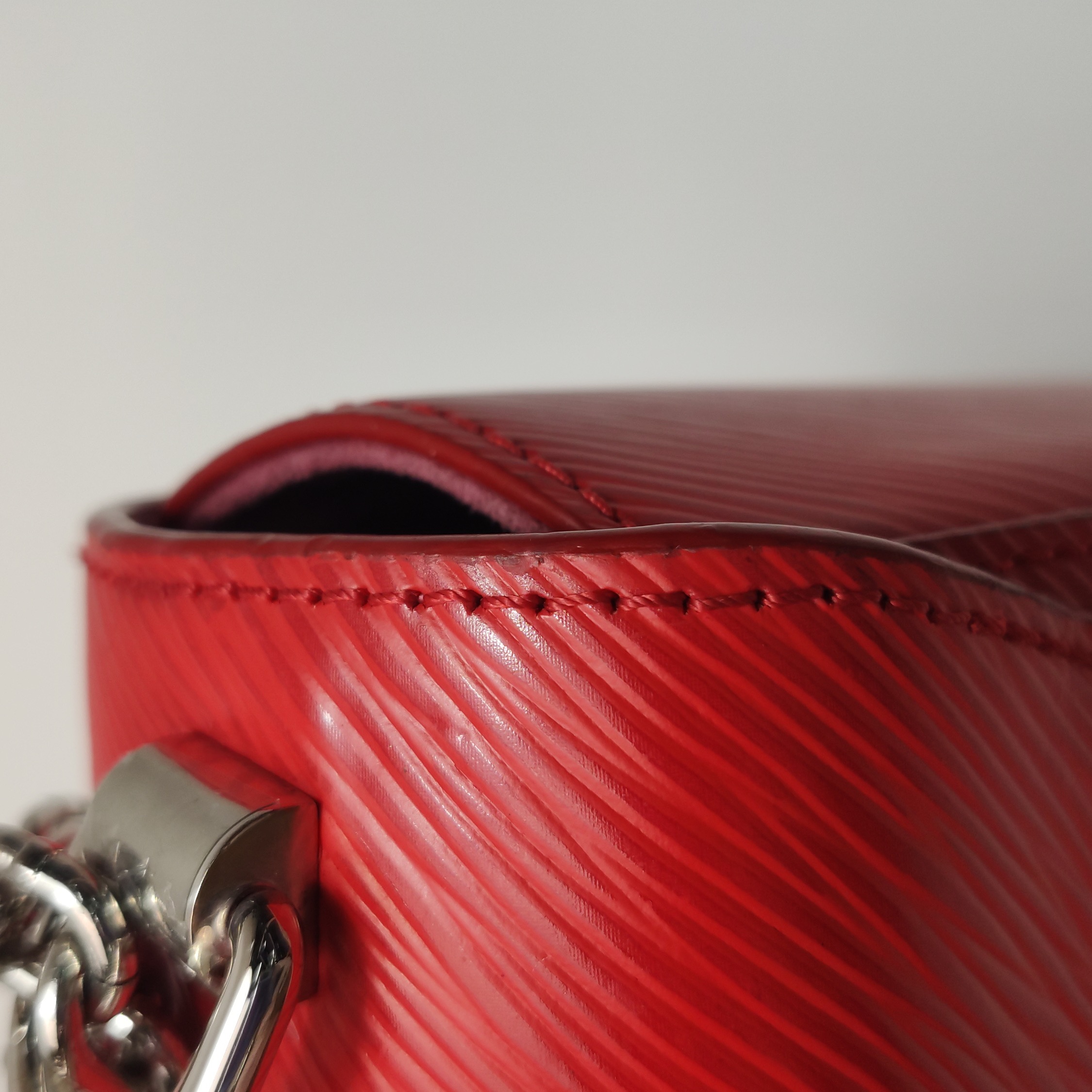 Louis Vuitton(LV) Twist Handbag Epi Leather MM — photo 11 of 14