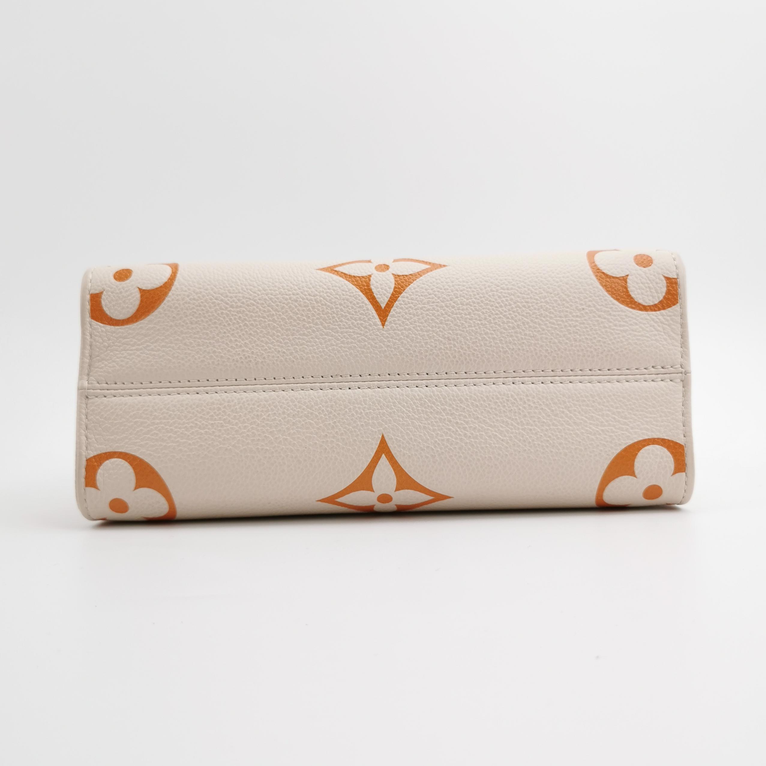 Louis Vuitton(LV) OnTheGo Tote By The Pool Monogram Empreinte Giant PM — photo 5 of 10