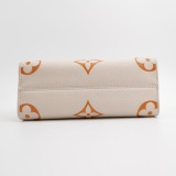 Louis Vuitton(LV) OnTheGo Tote By The Pool Monogram Empreinte Giant PM — thumbnail 5