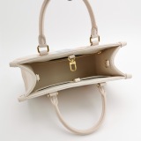 Louis Vuitton(LV) OnTheGo Tote By The Pool Monogram Empreinte Giant PM — thumbnail 6