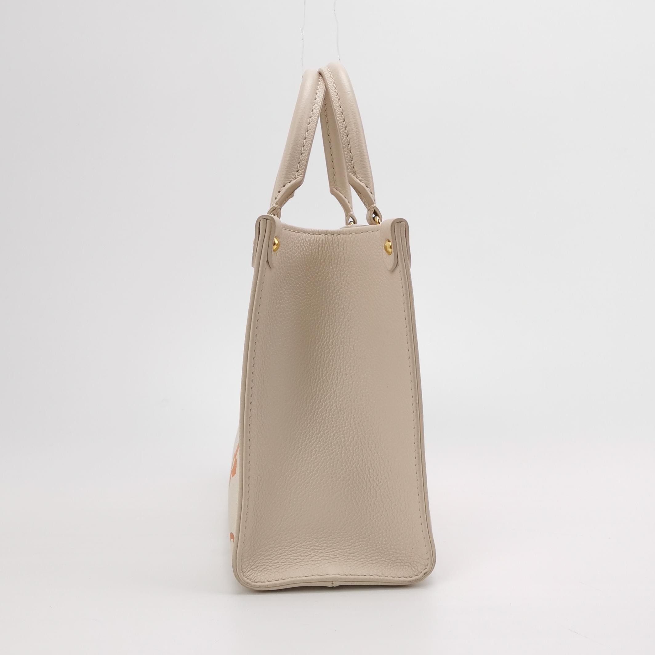 Louis Vuitton(LV) OnTheGo Tote By The Pool Monogram Empreinte Giant PM — photo 4 of 16