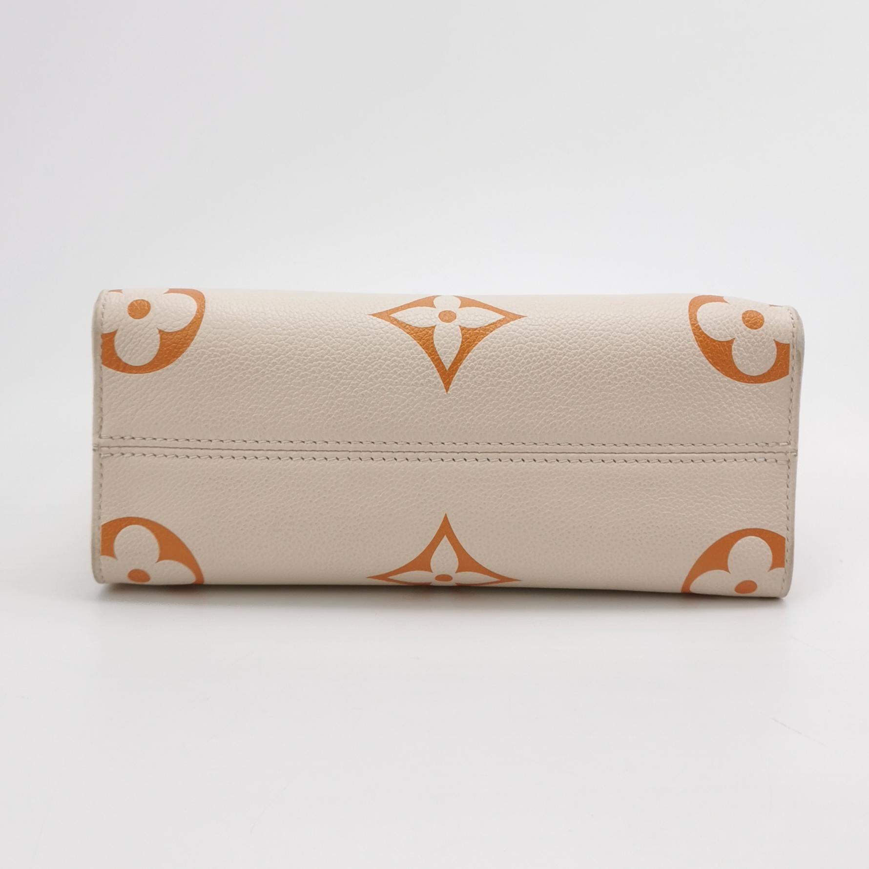 Louis Vuitton(LV) OnTheGo Tote By The Pool Monogram Empreinte Giant PM — photo 6 of 16