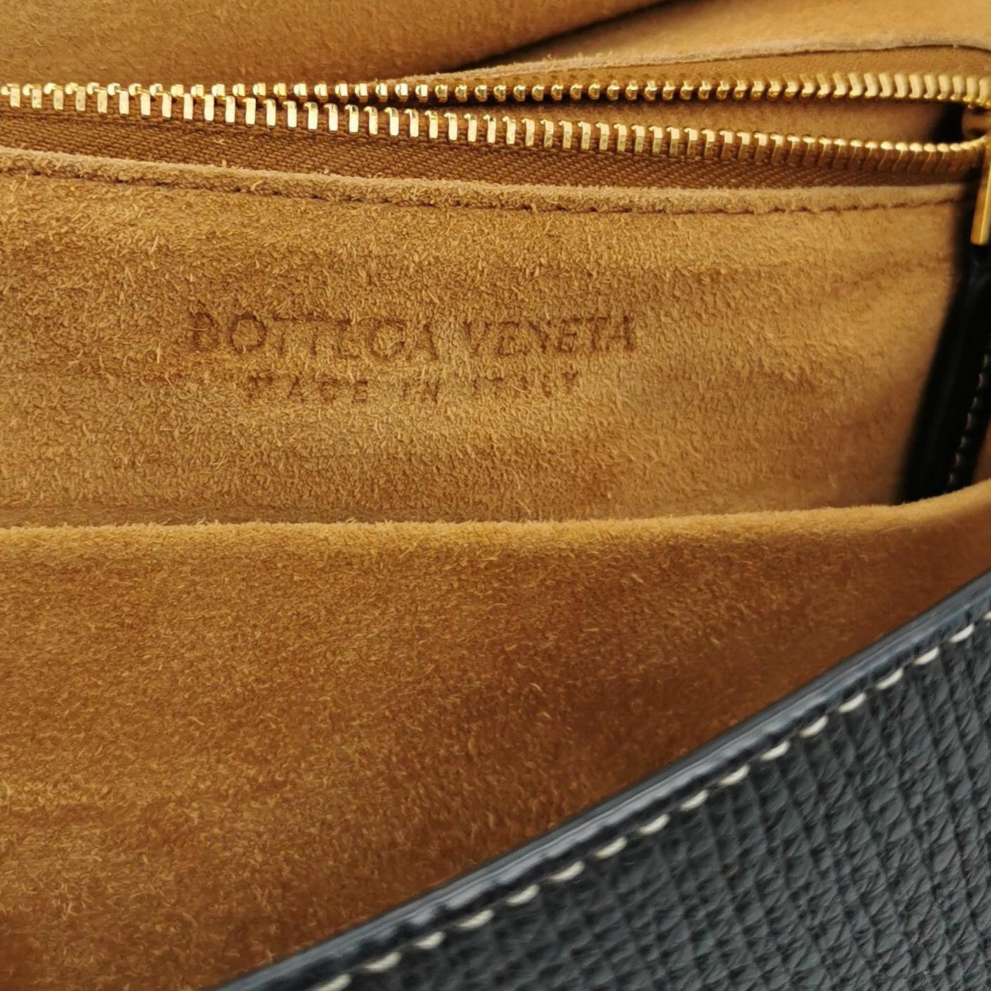 Bottega Veneta Arco Bag Grainy Leather Small — photo 8 of 17