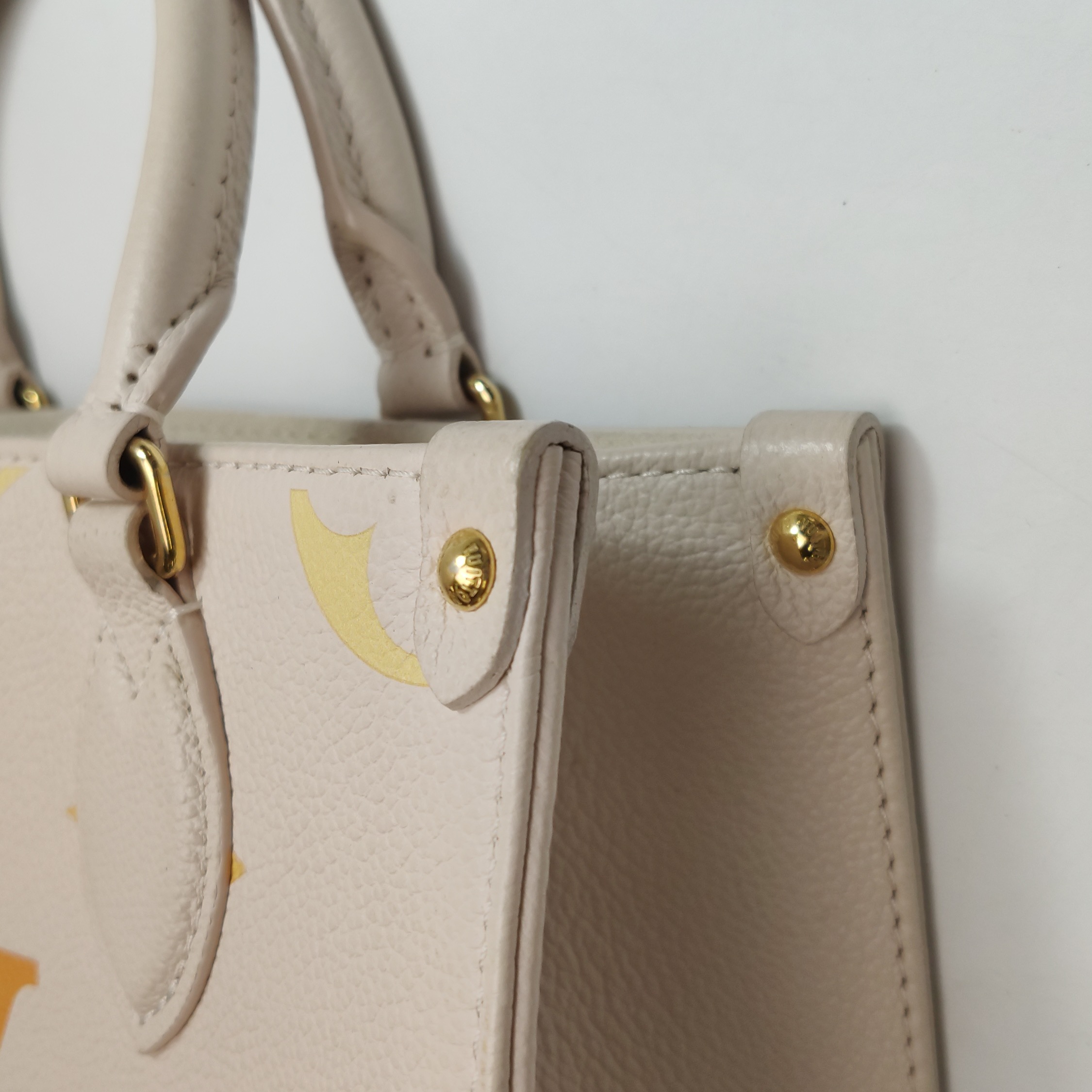 Louis Vuitton(LV) OnTheGo Tote By The Pool Monogram Empreinte Giant PM — photo 14 of 16