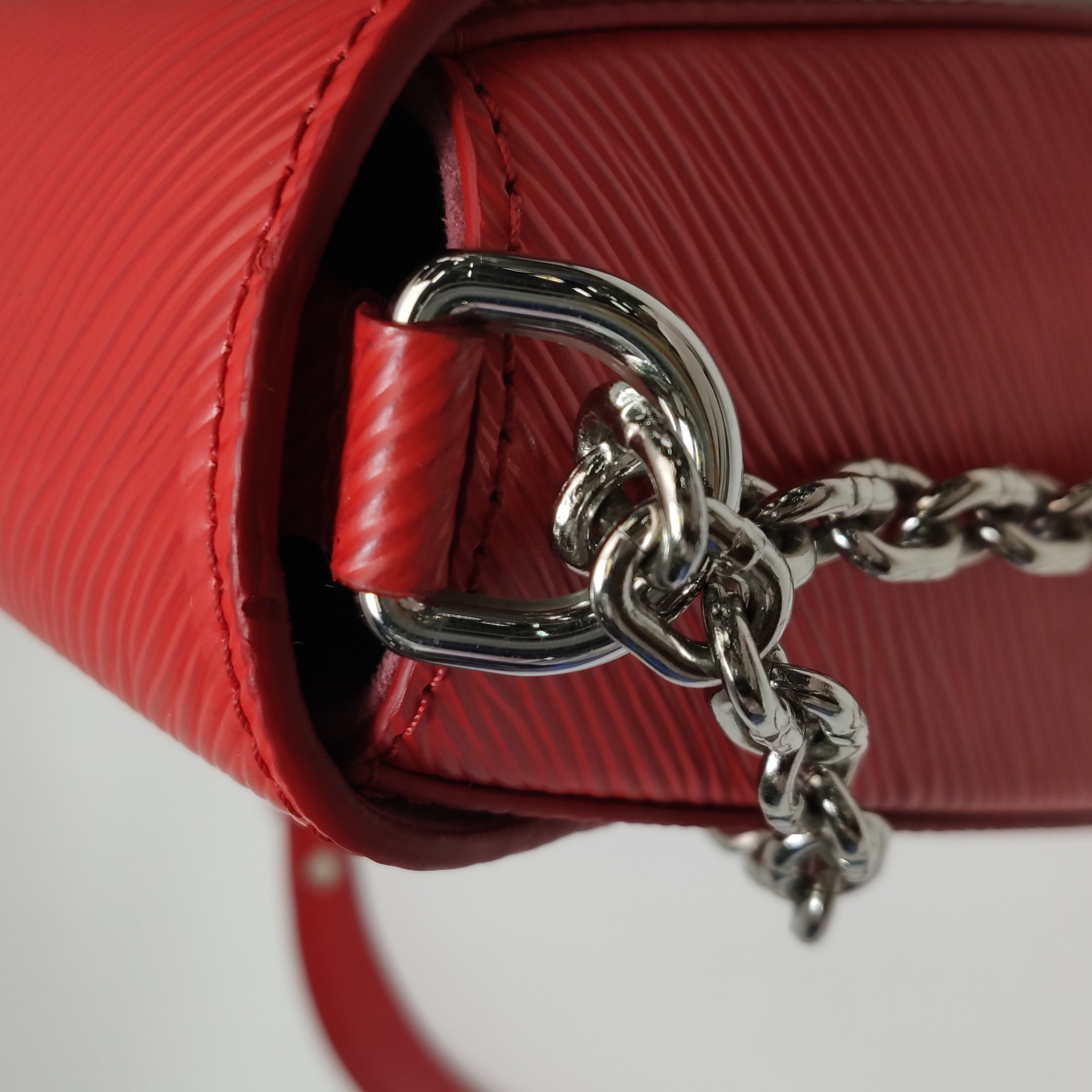 Louis Vuitton(LV) Twist Handbag Epi Leather MM — photo 11 of 14