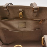 Louis Vuitton(LV) OnTheGo Tote Monogram Empreinte Giant MM — thumbnail 8