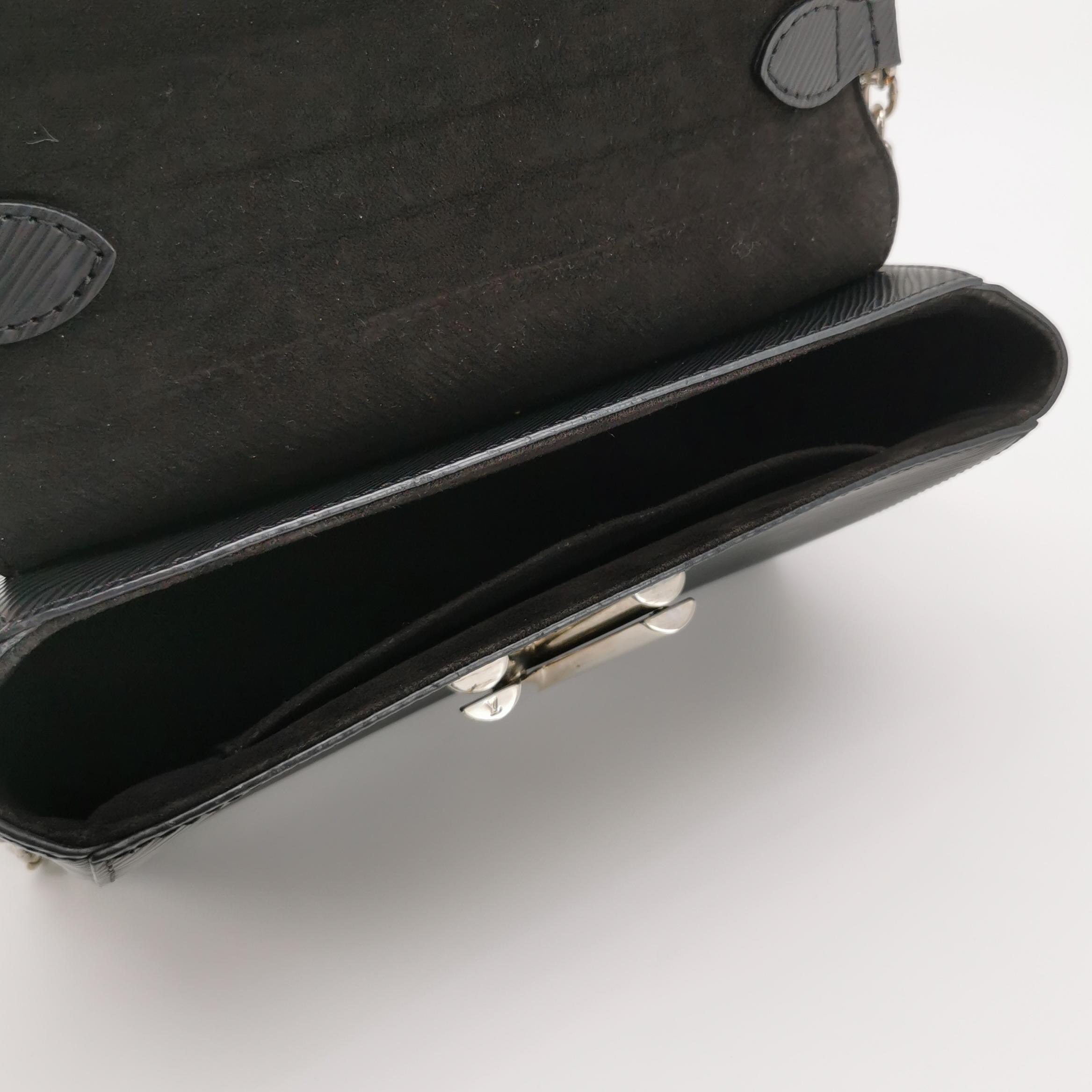 Louis Vuitton(LV) Twist Handbag Epi Leather MM — photo 7 of 18