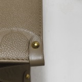 Louis Vuitton(LV) OnTheGo Tote Monogram Empreinte Giant MM — thumbnail 10