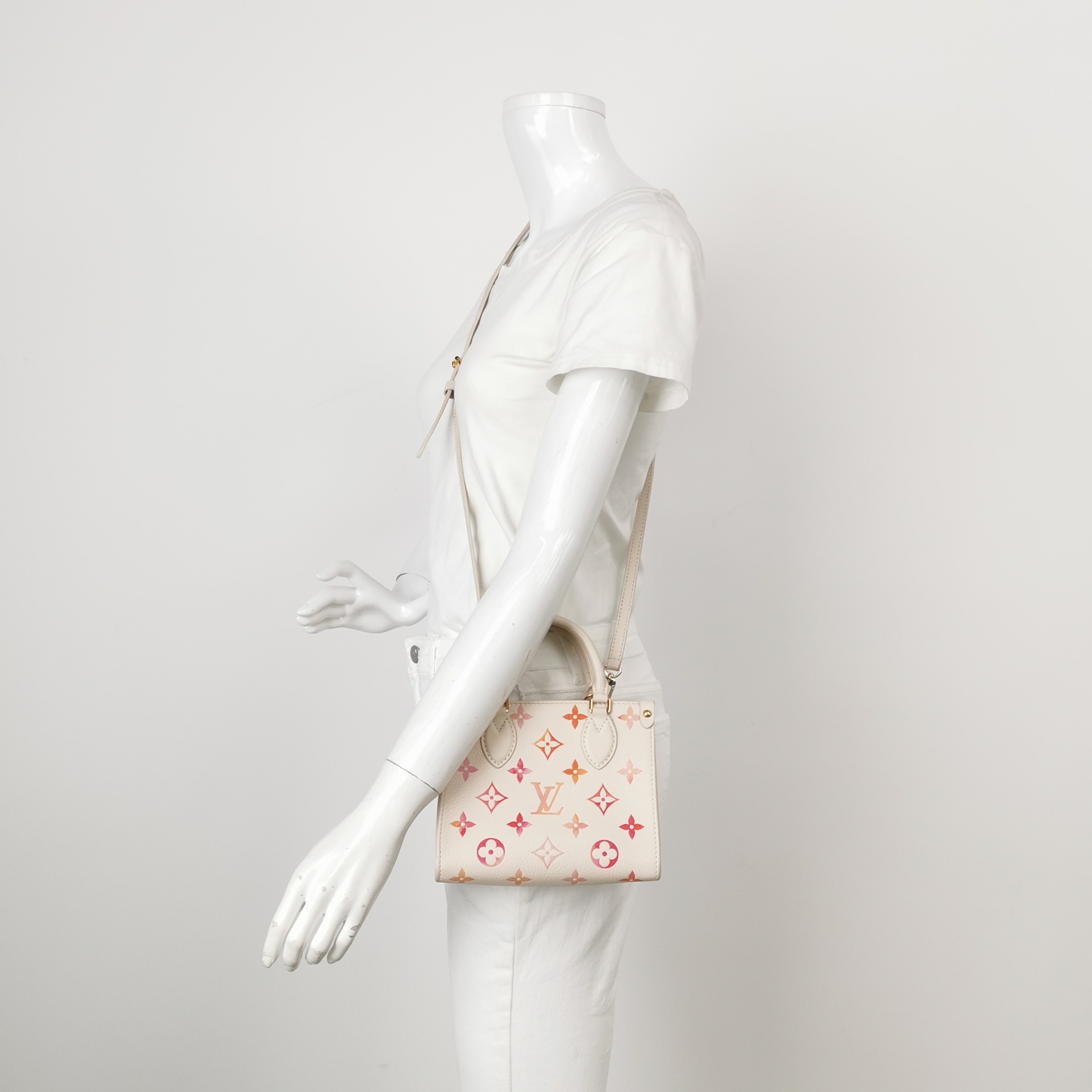 Louis Vuitton(LV) OnTheGo Tote Monogram Empreinte Sunrise Aquarelle BB — alternate view