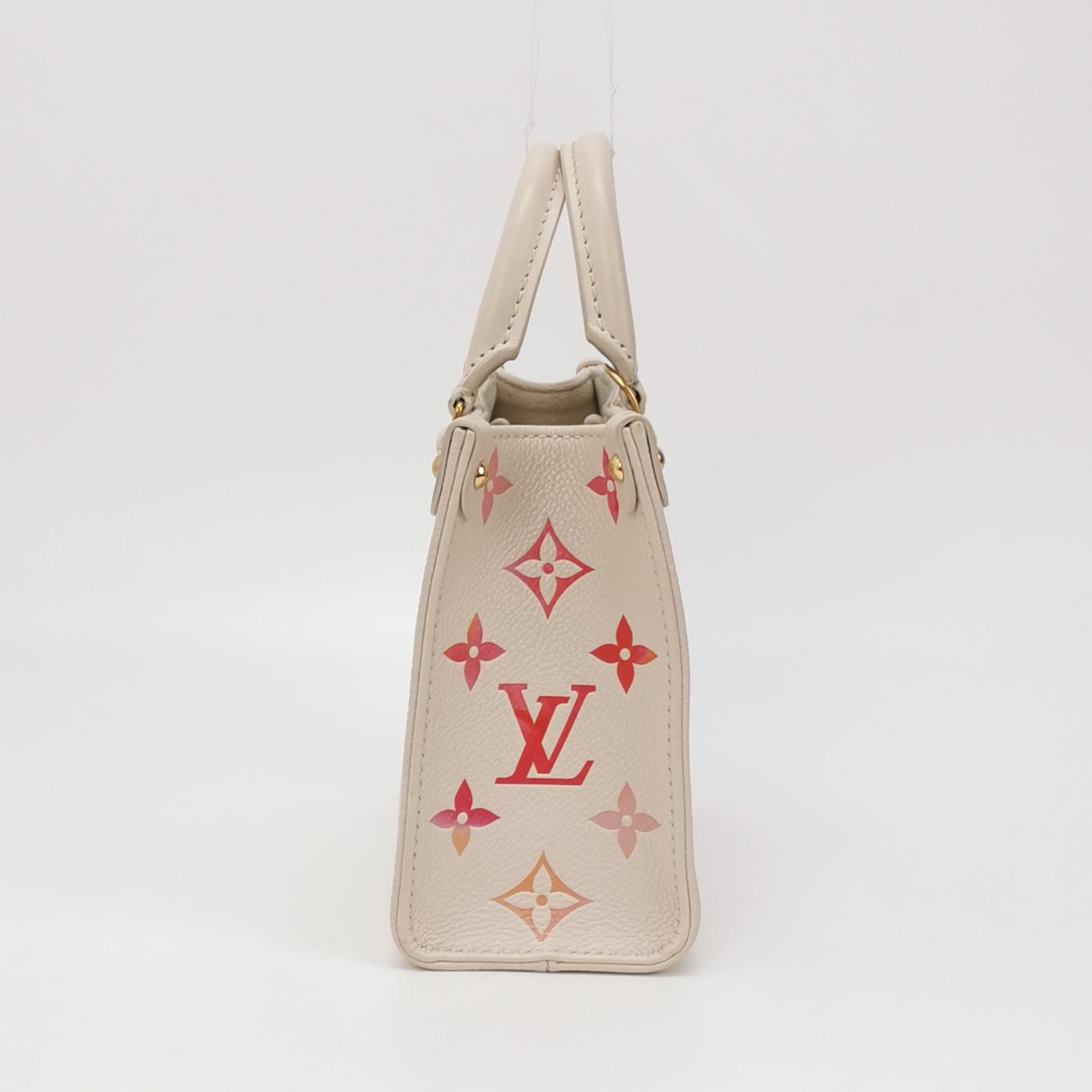 Louis Vuitton(LV) OnTheGo Tote Monogram Empreinte Sunrise Aquarelle BB — photo 4 of 17