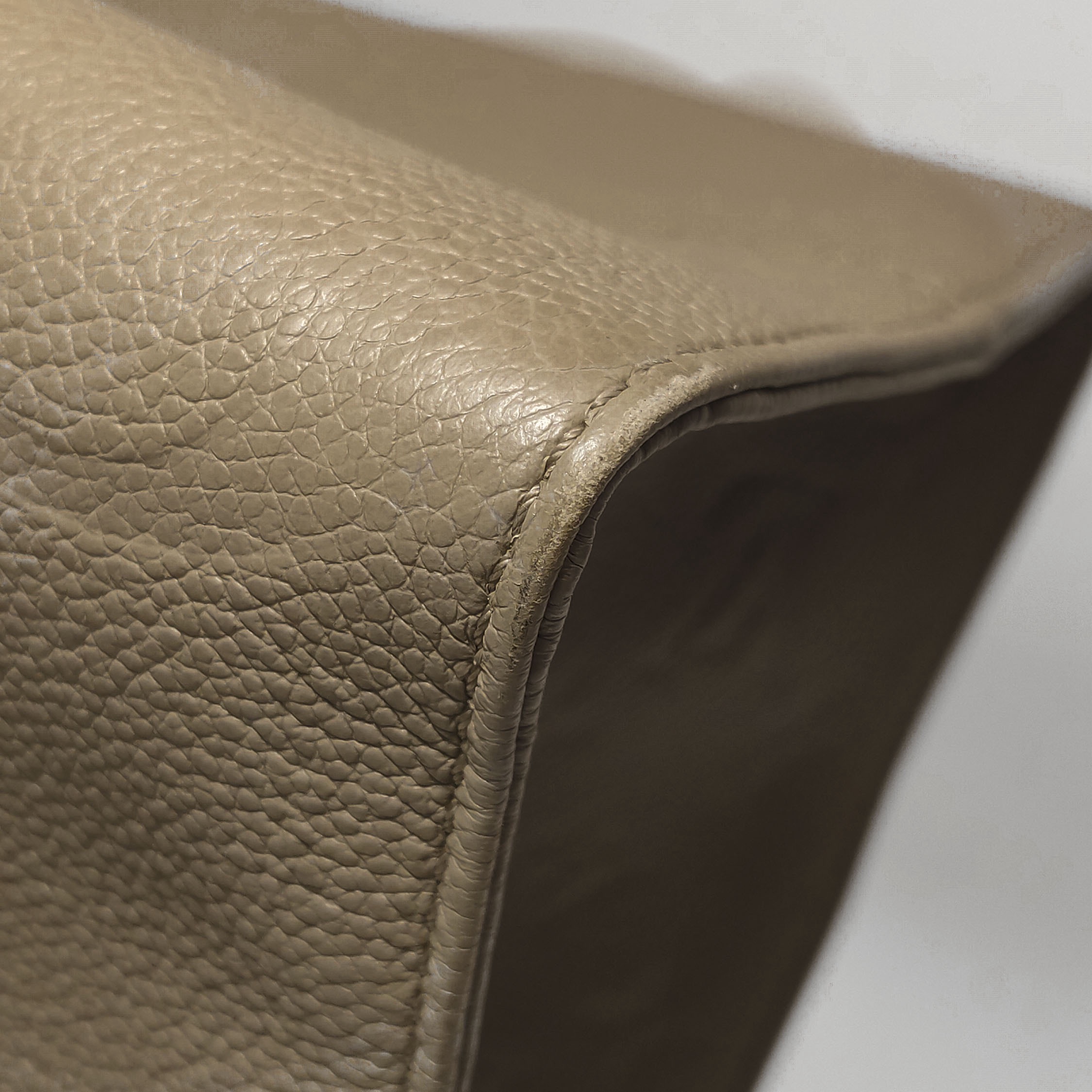Louis Vuitton(LV) OnTheGo Tote Monogram Empreinte Giant MM — photo 12 of 15