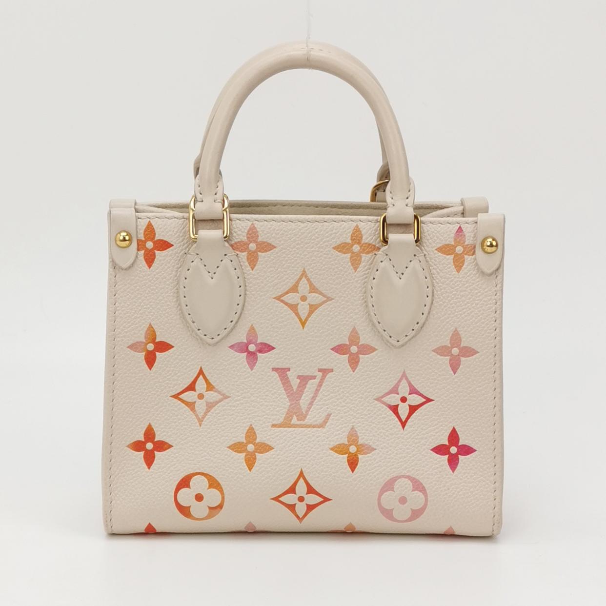 Louis Vuitton(LV) OnTheGo Tote Monogram Empreinte Sunrise Aquarelle BB — photo 5 of 17