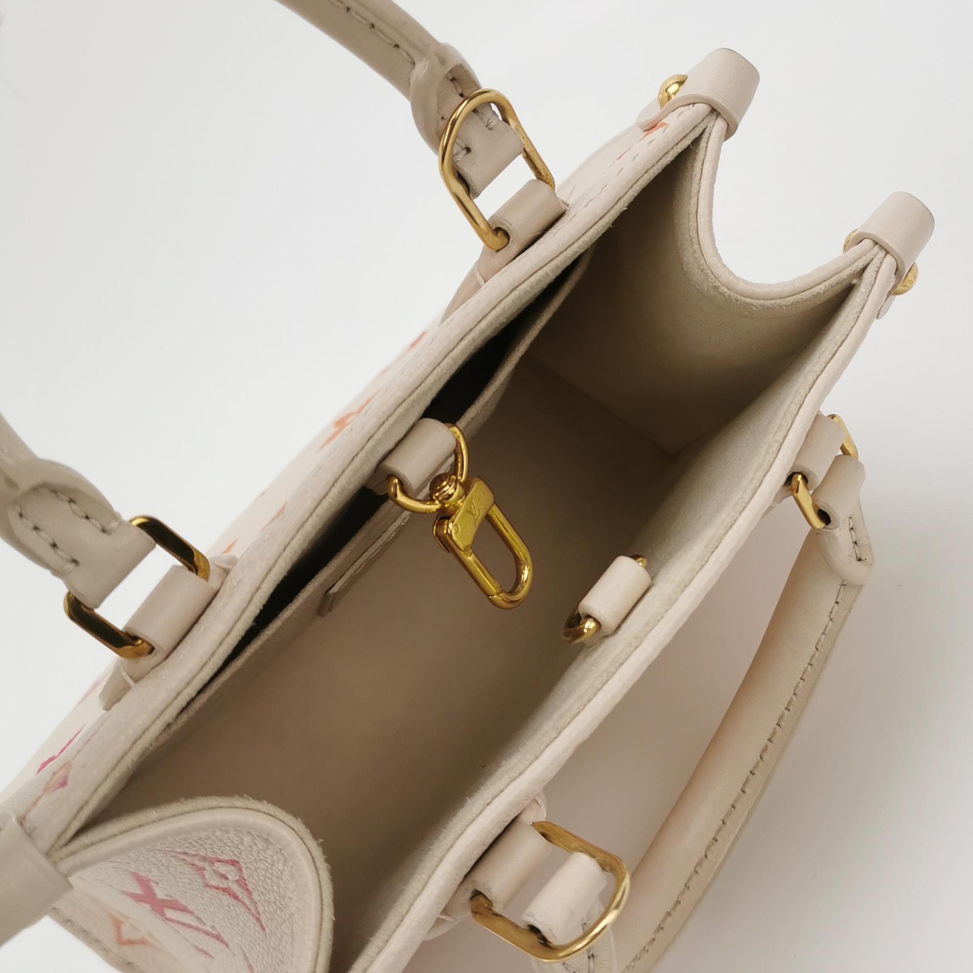 Louis Vuitton(LV) OnTheGo Tote Monogram Empreinte Sunrise Aquarelle BB — photo 12 of 17