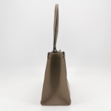 Louis Vuitton(LV) OnTheGo Tote Monogram Empreinte Giant MM — thumbnail 4