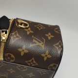Louis Vuitton(LV) Vanity Handbag Reverse Monogram Canvas PM — thumbnail 17