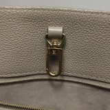 Louis Vuitton(LV) OnTheGo Tote Monogram Empreinte Giant MM — thumbnail 11