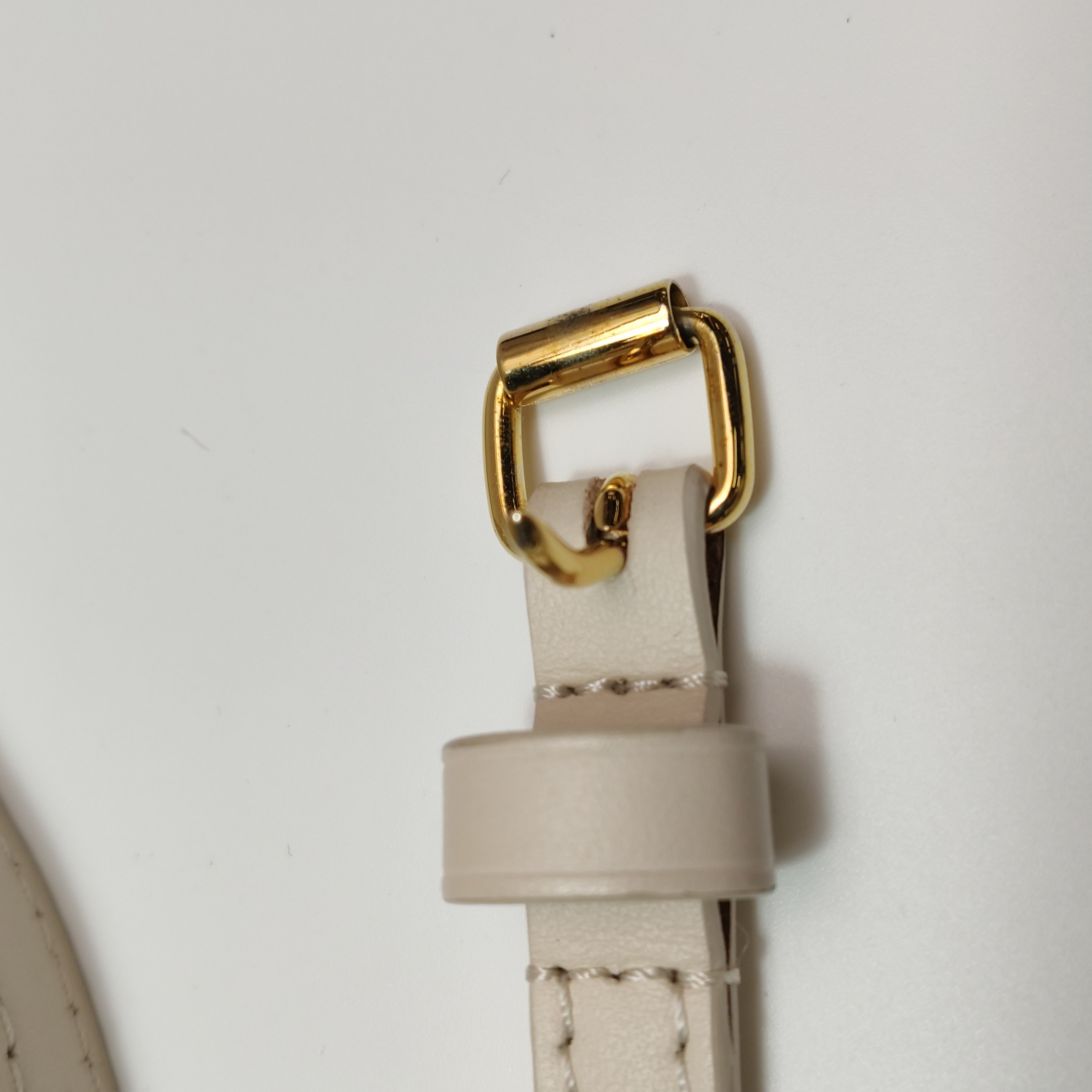 Louis Vuitton(LV) OnTheGo Tote Monogram Empreinte Sunrise Aquarelle BB — photo 17 of 17