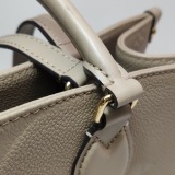 Louis Vuitton(LV) OnTheGo Tote Monogram Empreinte Giant MM — thumbnail 12