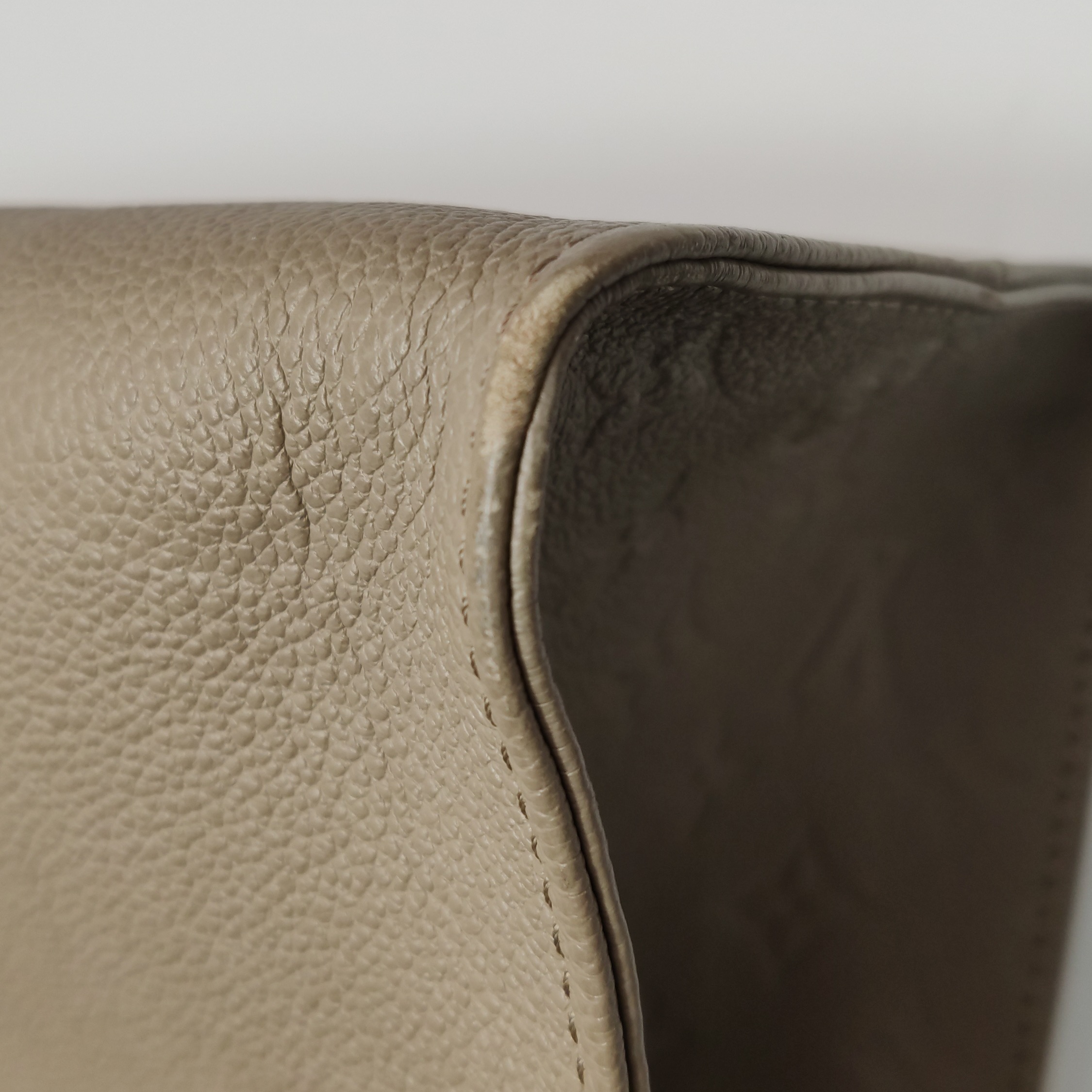 Louis Vuitton(LV) OnTheGo Tote Monogram Empreinte Giant MM — photo 14 of 14