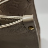 Louis Vuitton(LV) OnTheGo Tote Monogram Empreinte Giant MM — thumbnail 13