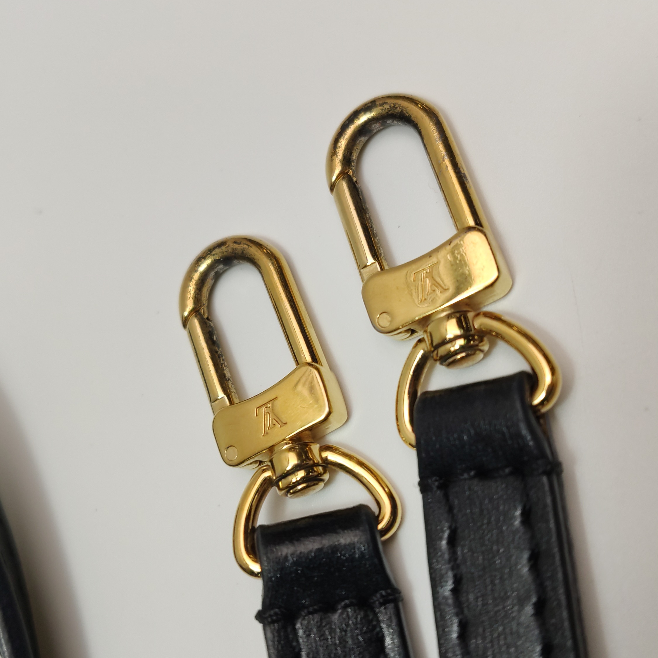 Louis Vuitton(LV) Vanity Handbag Reverse Monogram Canvas PM — photo 11 of 25