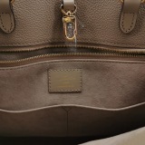 Louis Vuitton(LV) OnTheGo Tote Monogram Empreinte Giant MM — thumbnail 8