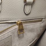 Louis Vuitton(LV) OnTheGo Tote Monogram Empreinte Giant MM — thumbnail 9
