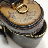 Louis Vuitton(LV) Vanity Handbag Reverse Monogram Canvas PM — thumbnail 16